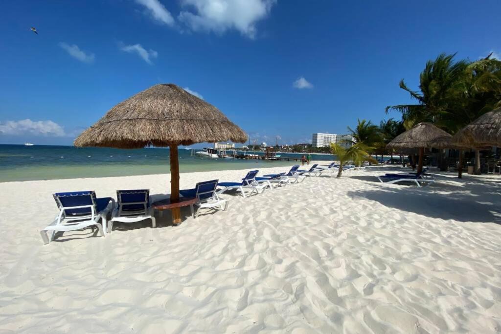 Oceanfront Condo Bm By Andiani Cancún Exteriör bild