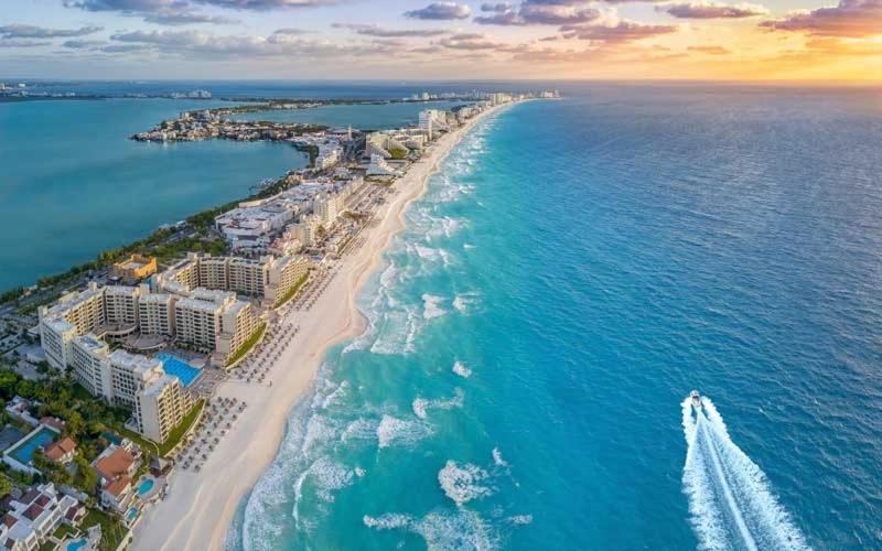 Oceanfront Condo Bm By Andiani Cancún Exteriör bild